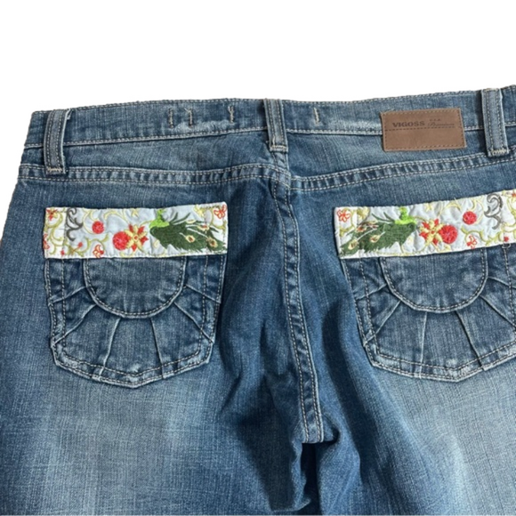 Vigoss Jeans Vintage Y2K Embroidered Denim Capris Size 11/12 - Picture 3 of 7